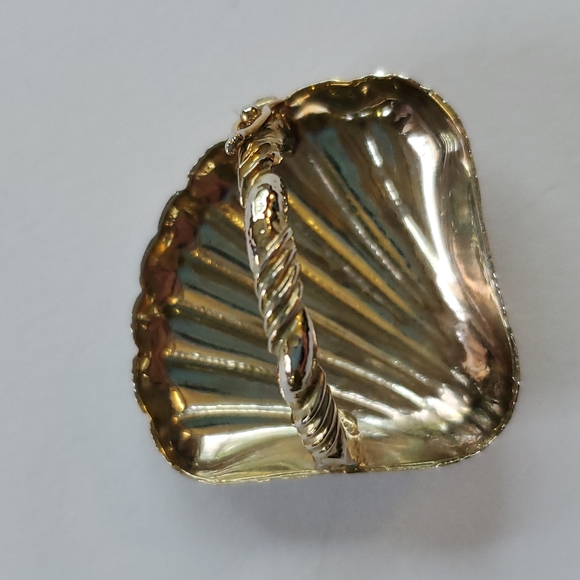 Vintage Silver Plated Shell Scarf Clip - Picture 2 of 7